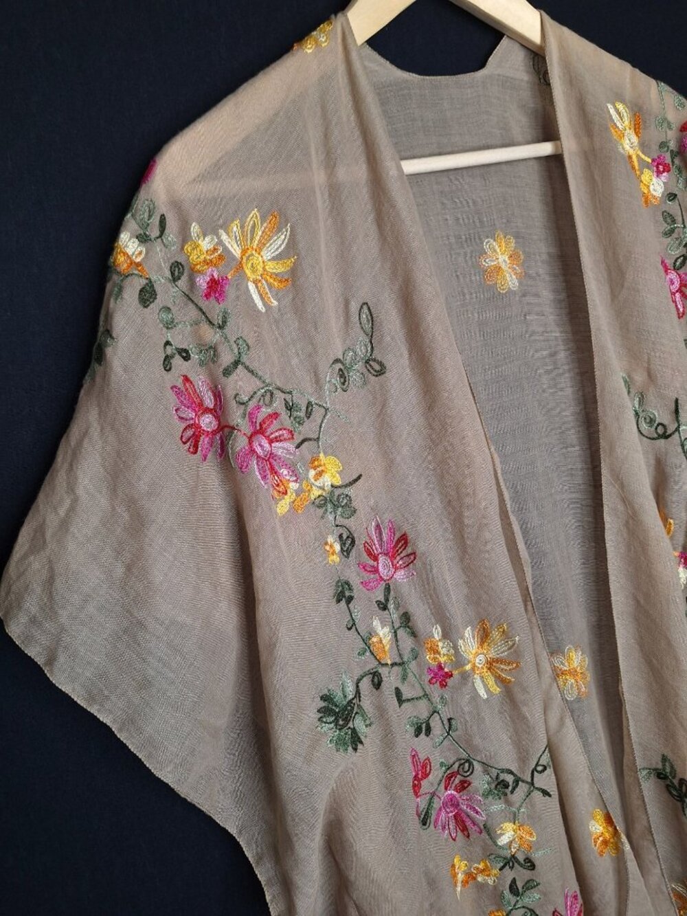 💙 Floral Embroidered Boho Kimono Cardigan Cover Up Size 2X/3X Taupe - Picture 3 of 7
